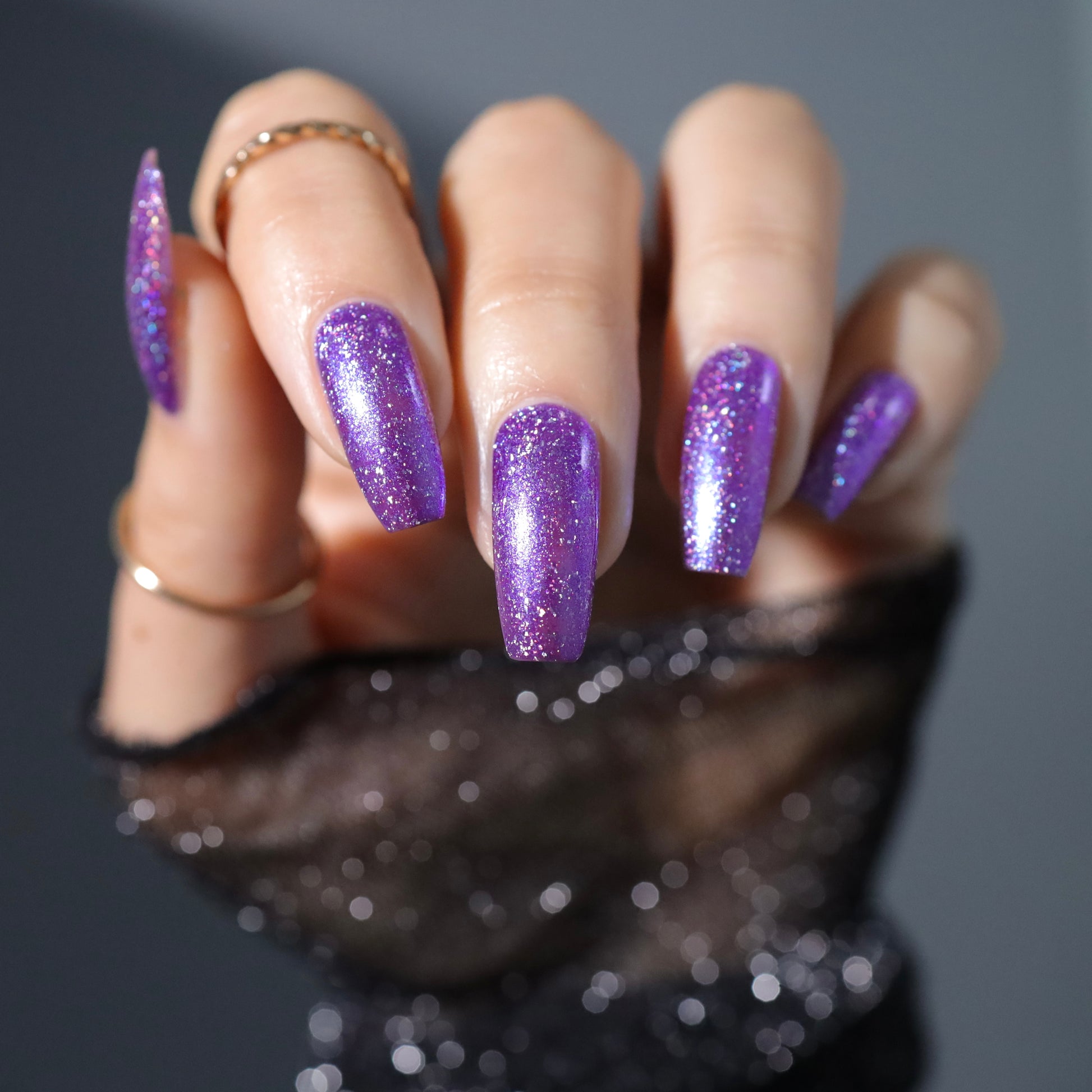 purple holographic nail polish, shimmer nails, sylvanclaw, direct light, polishedbookworm