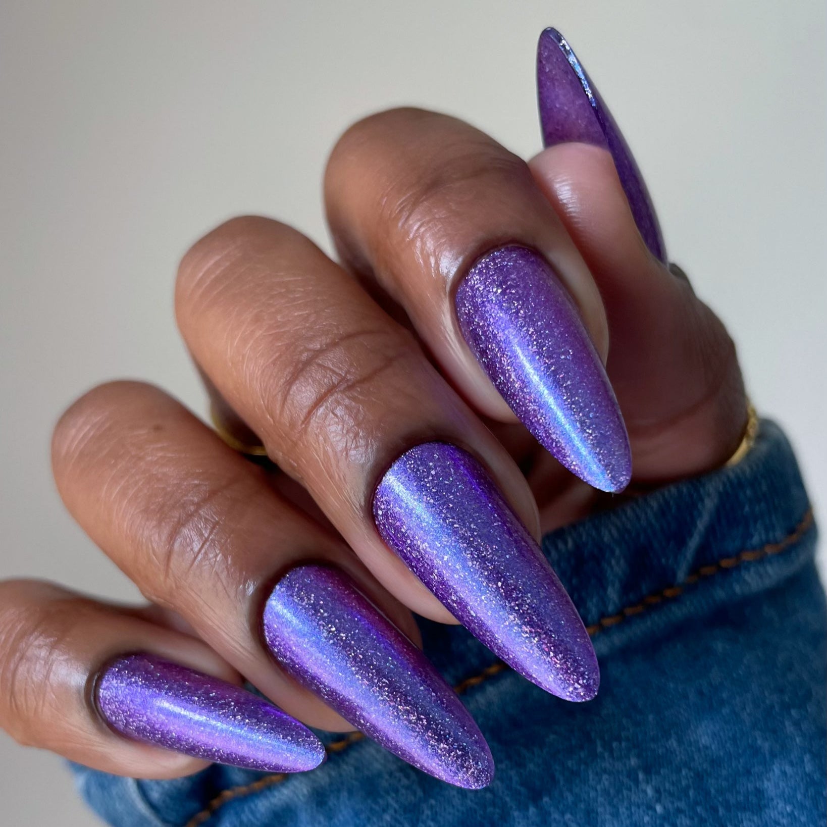 purple holographic nail polish, shimmer nails, sylvanclaw, indirect light, deeplydipped